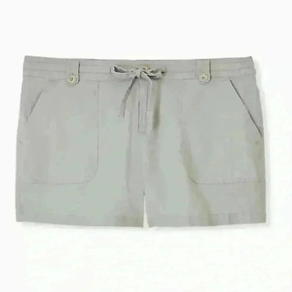 NWT TORRID Drawstring Sage Green Shorts - Picture 1 of 9